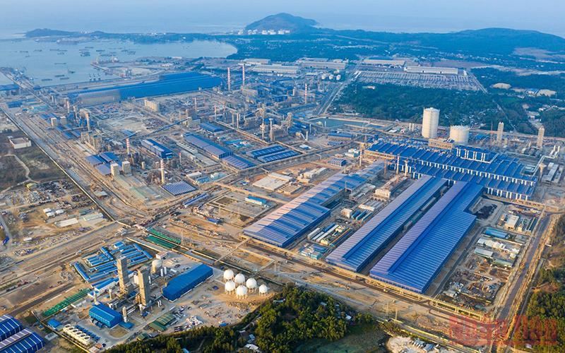 Nhà máy luyện kim - thép nhìn từ trên cao